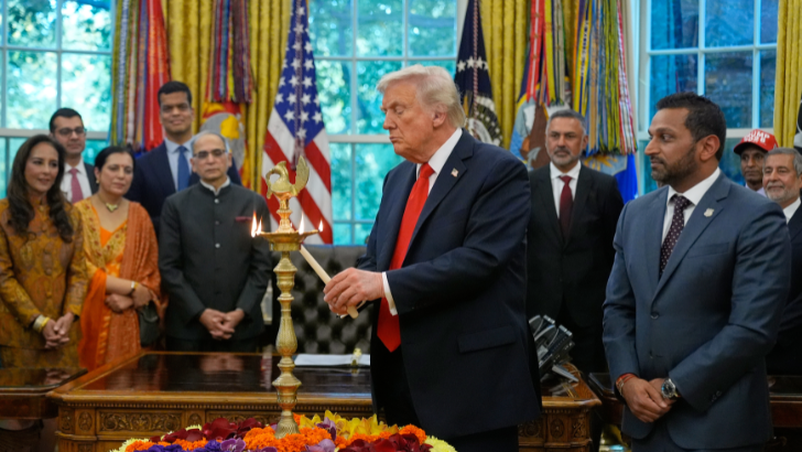 https://salarnews.in/public/uploads/images/newsimages/maannewsimage23102025_171113_Donald Trump (3).png